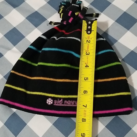 Old Navy Hat and Scarf set - Picture 9 of 11